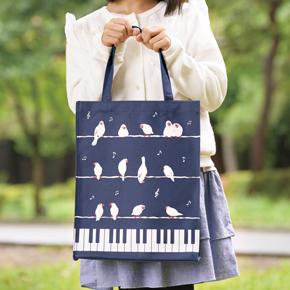 Piano line 横型トートバッグ(ことり)♪※在庫有りと書いてあっても、お取り寄せ商品は受注後にメーカー注文になります。※☆【音符・小物グッズ-音楽雑貨】【音楽雑貨】 音楽グッズ <br>バレエ発表会 記念品 プレゼントに最適 ♪
