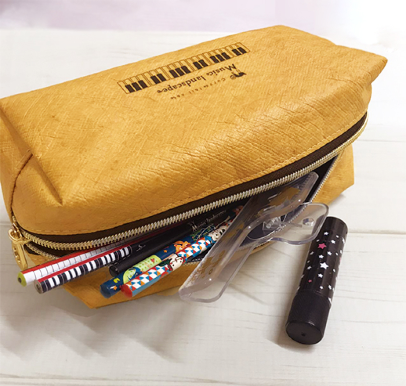 クラフト風ペンポーチ 在庫有りと書いてあっても、お取り寄せ商品は受注後にメーカー注文になります。【音符・小物グッズ－音楽雑貨】【音楽雑貨】  音楽グッズ  <br>バレエ発表会 記念品 プレゼントに最適 